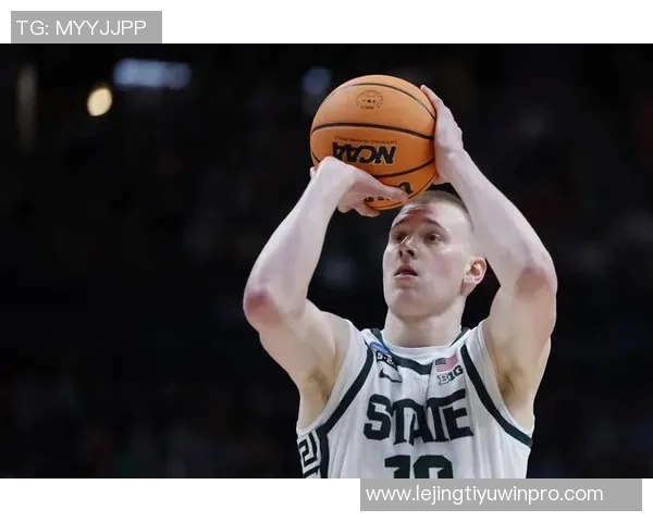 西蒙斯高效得分助力球队胜利豪泽状态低迷表现不佳